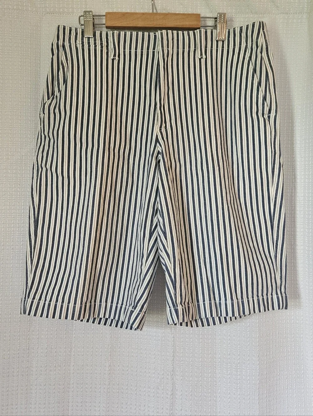 Lands End Wmn's 12 Stripped Bermuda Shorts Blue White 98% Cotton